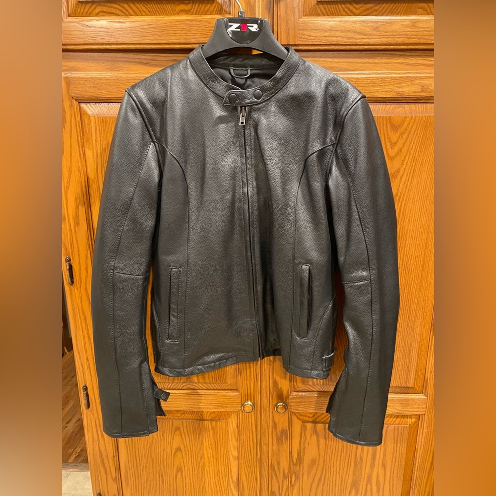 Z1R Women’s large faux leather black jacket conceal carry pockets